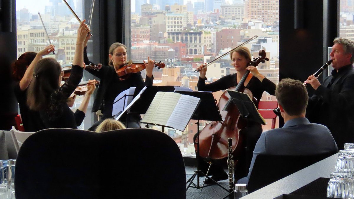 ConcertgbOrkest's tweet photo. 🎶 A chamber music concert with a spectacular view for our #GlobalFriends, last night at rooftop bar #cloudM of @citizenM #NewYork Bowery Hotel.

Thanks to @KLM, @BeemsterFS, #TheNetherlandsAmericaFoundation, @DutchCultureUSA for making this possible! https://t.co/mBJ9Y0T3wf