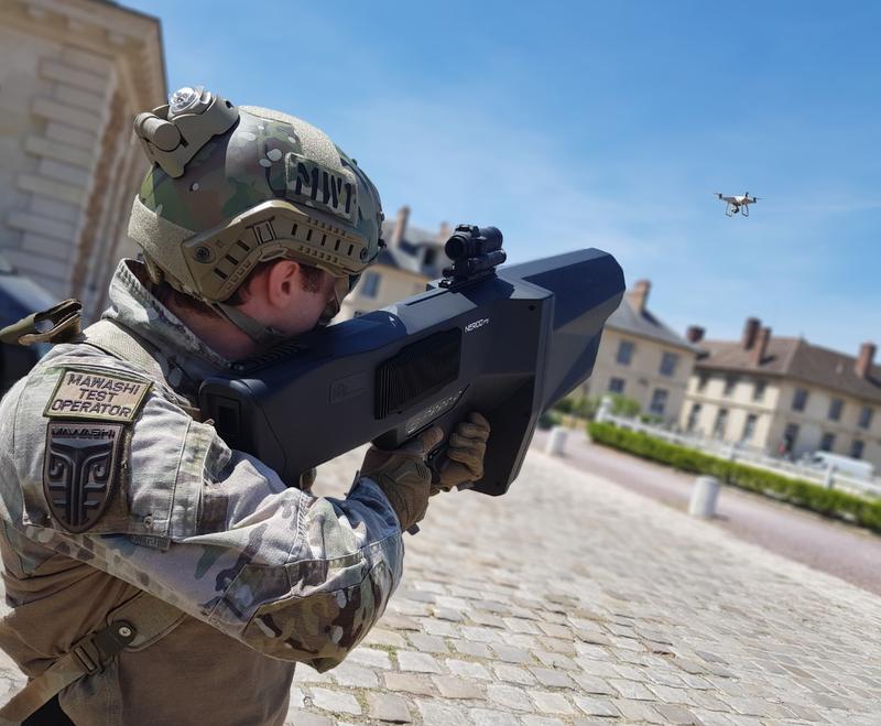 VDNLille's tweet image. Des #fusils brouilleurs de #drone sont fabriqués par #MC2 dans la métropole lilloise. #armee #terrorisme #lille vdn.lv/mYE8AQ