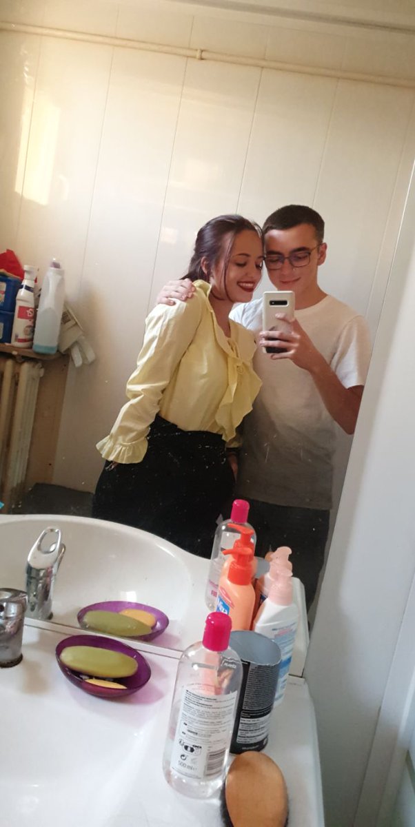 DylanASSE's tweet photo. Des années d'amitiés ce sont transformées en un amour incroyable #NationalGirlfriendDay https://t.co/mHB7r4SNSs