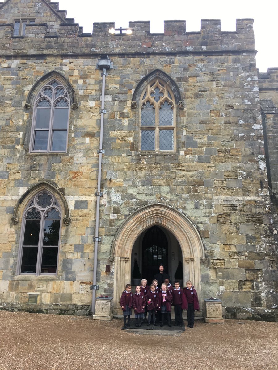 TrudyGolding1's tweet photo. Year 2 are taking a tour of the Abbey and ruins today, guided by our very own Brother James! https://t.co/jvGiGhImVF