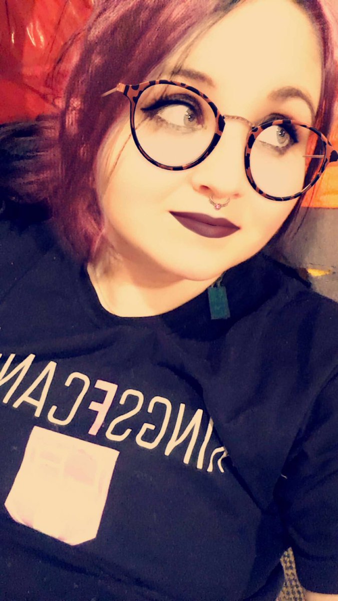 EverlongPeace20's tweet photo. What happens at night when Iโm bored ๐ #KingsFCancer #insomnia #Snapchat @LAKings https://t.co/2MeKxR4C5C