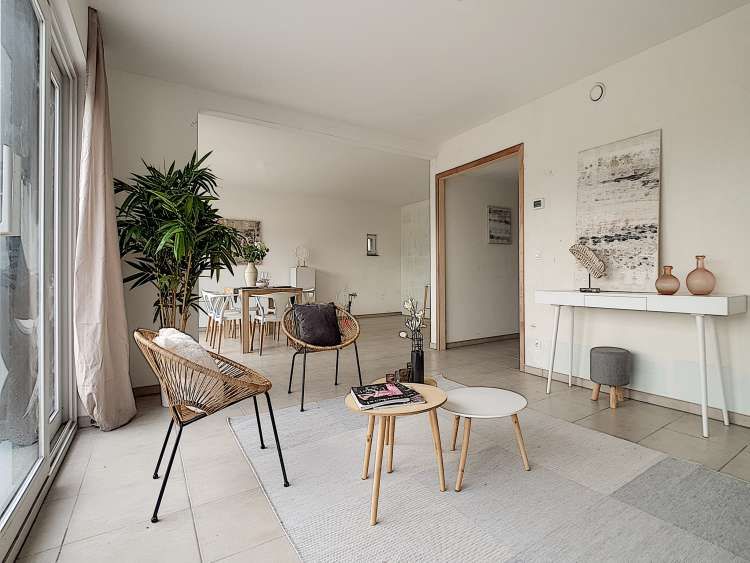 StyleAtHomeBe's tweet photo. Richt #vastgoed in en verkoop tot 6 keer sneller. @StyleAtHomeBe tips:
👉 Met witte meubels in combinatie met hout zit je nooit fout.
👉 Planten brengen binnen naar buiten, zorg voor wat groen
Foto's https://t.co/YlwwDFTIYl
#westyleyousell https://t.co/TvlCFeDrg1