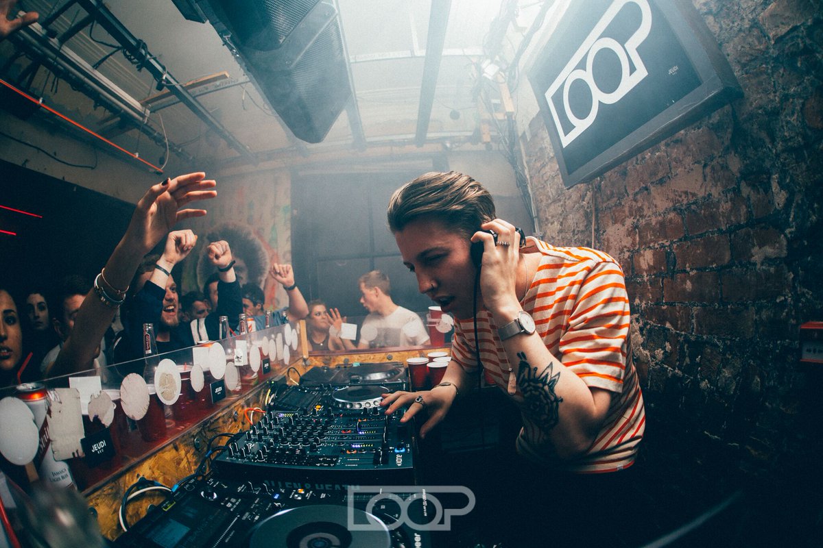 loop_ncl's tweet image. More photo digging. Before Jonny made it big with Cole Buxton he had a small stint as a superstar DJ... ish 
#LOOP7