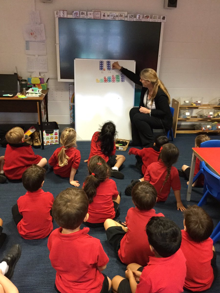 BGS_LowerSch's tweet photo. Reception learning their teen numbers using numicon, by counting out the correct cupcakes to match the teen number #BGS_maths #BGS_EYFS #BGS_lowerschool https://t.co/7YLArtsunG