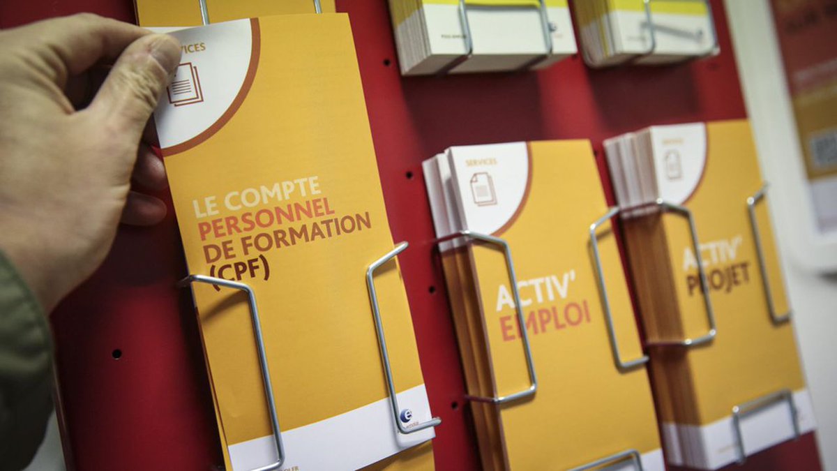Fabwaw's tweet photo. C'est le 21/11 que 33 millions d'actifs pourront télécharger l'application leur donnant accès librement aux euros de leur compte #CPF. Sur les 900 M€ disponibles cette année, les 2/3 seulement, voire moins, ont été engagés par les partenaires sociaux.
https://t.co/AKuppcfphu https://t.co/bhlq8OIHOU