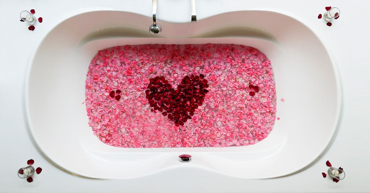 seabrookholiday's tweet photo. It’s not often you will hear us excited about one, but today (7 October) is Bathtub Day.
More info https://t.co/3WDVH24FXY
#BathtubDay #DidYouKnow #NowYouKnow #BathOrShower #BubbleBath #Relax #SouthCoastKZN #HibiscusCoast #RamsgateisReal https://t.co/4xrr4iffst