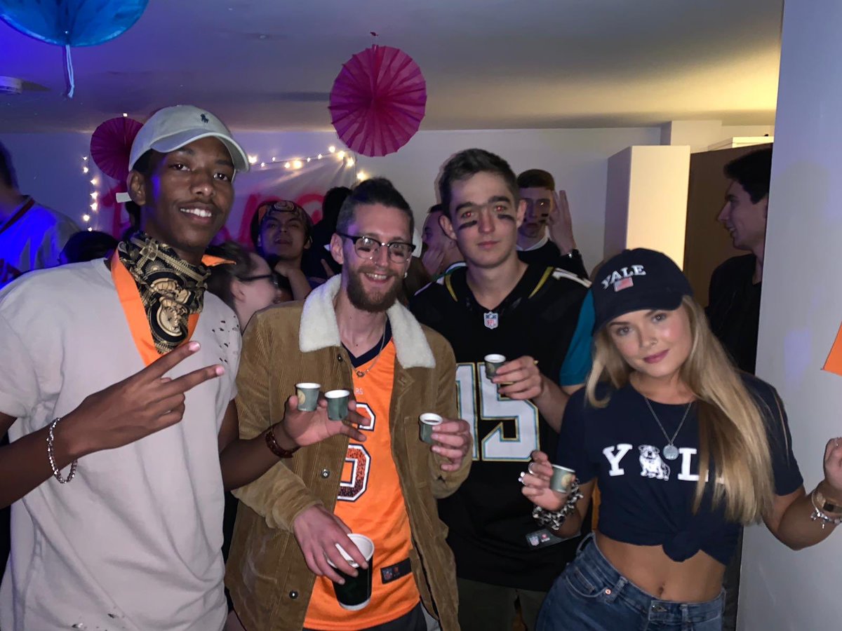 Waves Cheerleading 🌊 tweet media