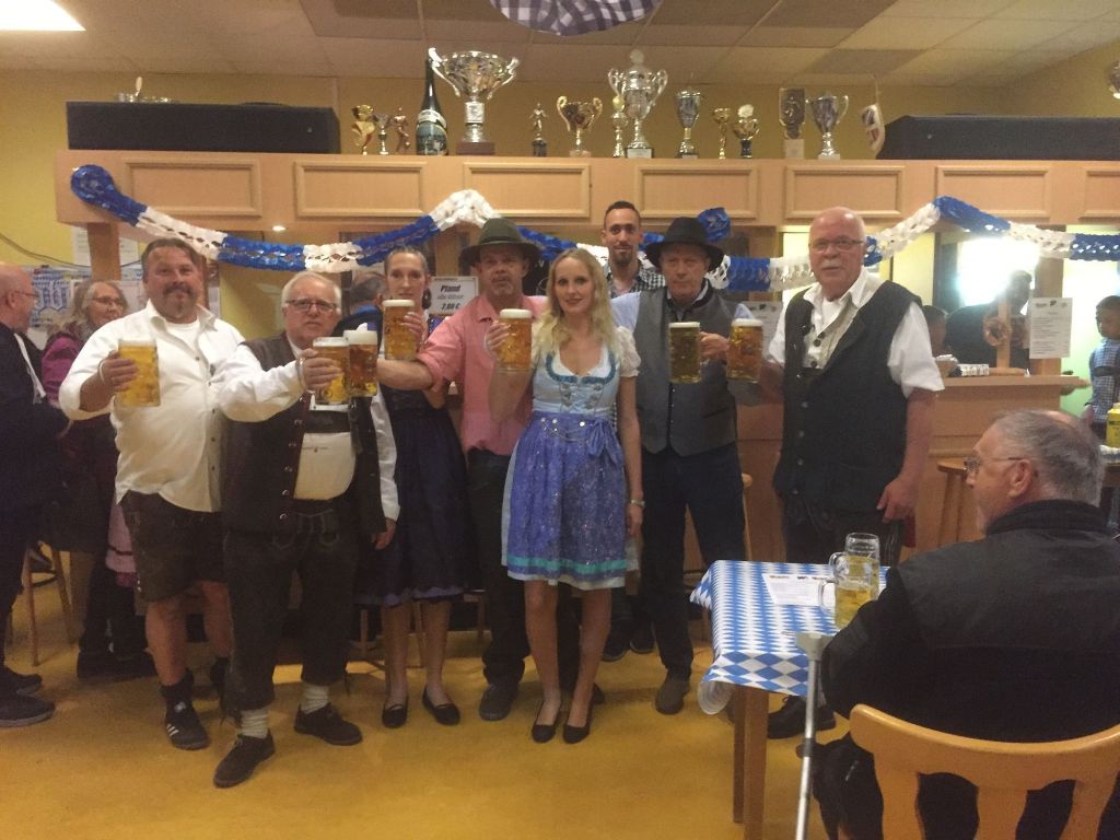 Saulheim's tweet photo. Oktoberfest beim FSV Saulheim https://t.co/qSD7qBOmEm https://t.co/WS2LqRNX4z