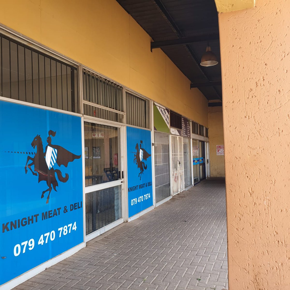 TargetReal's tweet image. Mayberry Park Shopping Centre–Alberton
Neighbourhood Shopping Centre
Ample customer parking
Retail units available TOLET from 75sqm to 1500sqm
Ideal for bottle store,supermarket,furniture,food outlets,medical suites,etc
HOWARD 083 6403658 OR 011 4407373