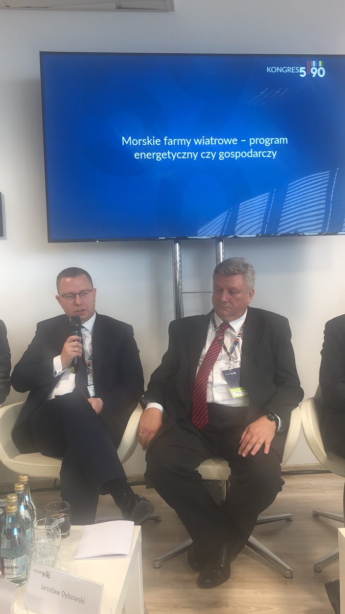 StaniewskaA's tweet photo. @KKubow: Pod koniec października w @MinEnergii spotkanie z branża #offshore. Cel: nakreślenie mapy działań i ich koordynacja, aby rynek offshore wystartował w Polsce jak najszybciej. @PSEW_PWEA #ARP https://t.co/NvvbXIx67W