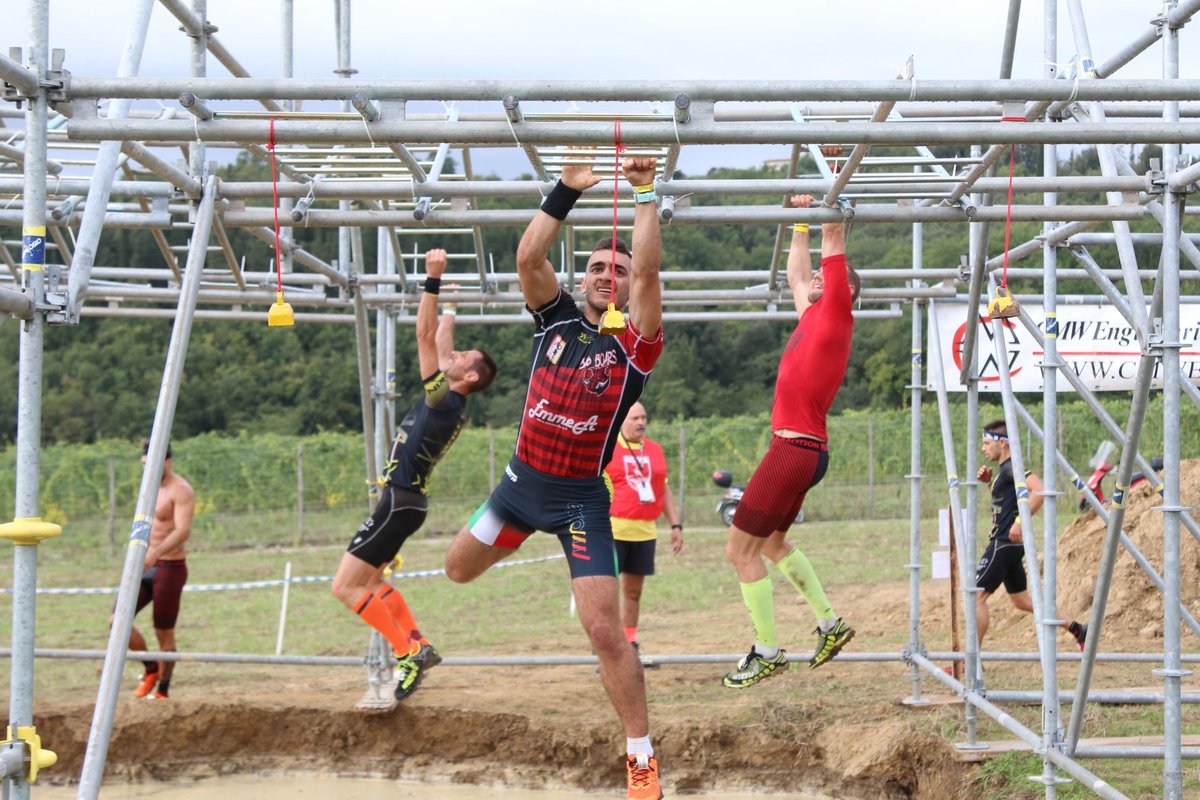 sportperpassion's tweet photo. #OCR, alla #InfernoRun di Figline Valdarno (Chianti) su un percorso di 13 Km e 30 ostacoli (naturali e artificiali) #FrancescaDambruoso e #AlessandroColetta hanno conquistato il titolo di campioni d'Italia 2019. L'articolo su @sportperpassion : https://t.co/d8v9gmPPZ0 @RunInferno https://t.co/d6fDahEsNg