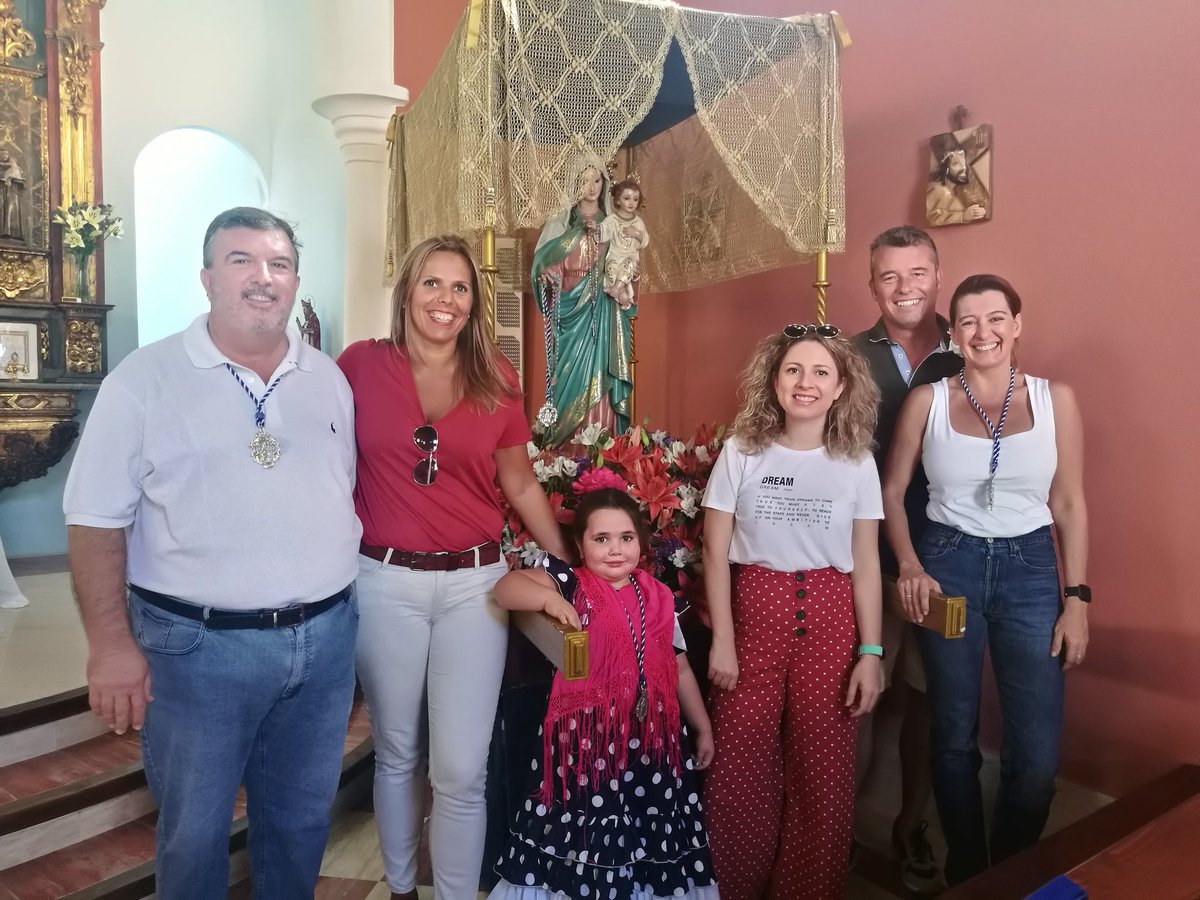 Nuestra Diputada Provincial Esperanza González, junto a los concejales Isabel Guerrero, Scott Marshall, Diego Guerrero y la Presidenta de NNGG María Merchán, acompañando al pueblo de Benahavís en su tradicional romería del Rosario.

¡Viva la Virgen del Rosario! ¡Viva Benahavís!