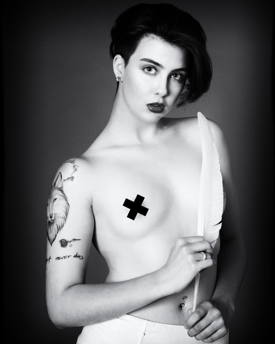 kathyinframe's tweet photo. *I'm naked give me likes*
#bnw_captures #bnwphotography
#model #smallactress #gorgeous #queermodel #shorthair
#tomboy #happy #highfashion
#hotgirls #hotwomen #htfls #hunk #imgmodels #imgmodelscout
#instaagency #instagirl #instabusiness
#instacareer #instacommunity #instadata https://t.co/43ZoXNfGoH