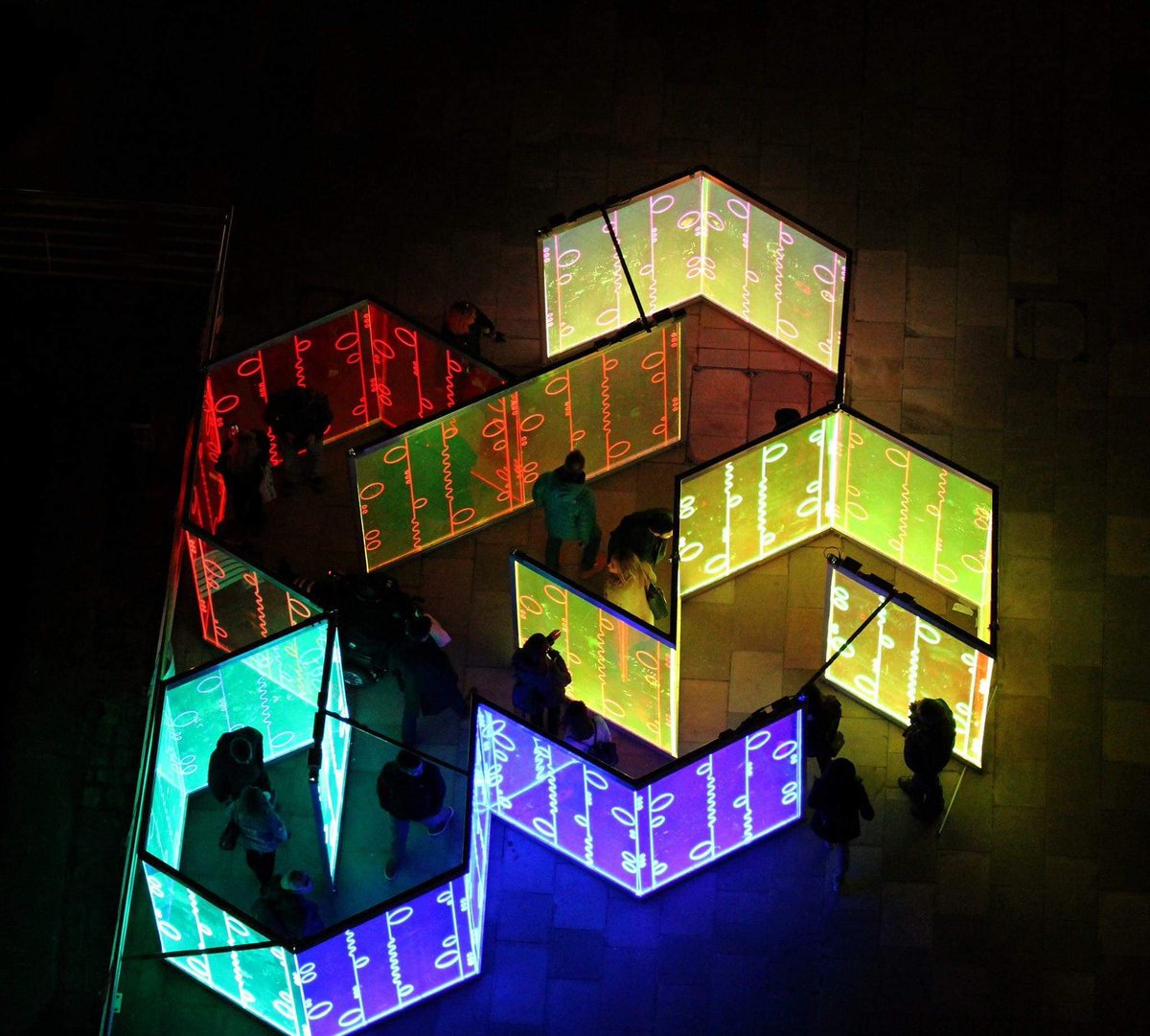 aaron__andrews's tweet photo. Looking forward to bringing Heofon Light Maze to @LightNightLeeds 2019. The installation can be seen @thelightleeds on10th and 11th October.

Photograph by Chris Kleinman.

#artinthedark #LightNightLeeds2019 https://t.co/RddIeFQTc7
