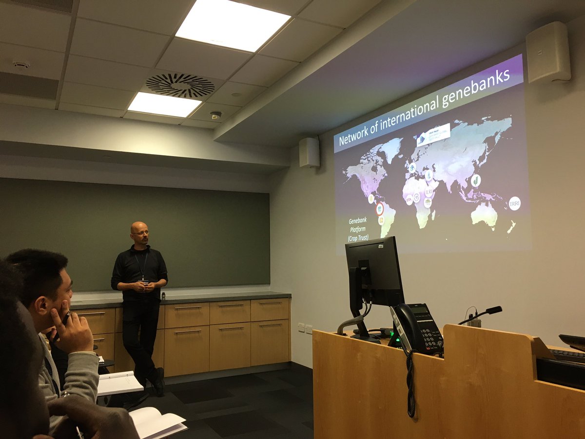 HighlanderLab's tweet photo. .@Peter_CaliCol from @CIAT_ talking about their genebank activities and future challenge/ambitions at @roslininstitute Computational Genetics Discussion Group. Full room! https://t.co/EYqUjUCPUw