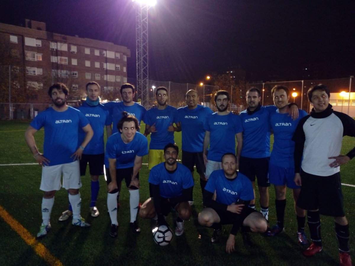 LigaEmpresas's tweet photo. Derbis y partidazos en el grupo de ingeniería de la pretemporada de La Liga de Las Empresas con #Autoelia @volvocar_es 🆚#Vemare, y entre los dos equipos de @altran_es @AltranRRHH
https://t.co/K0nlxEeHy1
No os perdáis el golazo de Rubén #GrupoVemare
🎥 https://t.co/yWsWb0weEr https://t.co/Vi3UP8mpLK