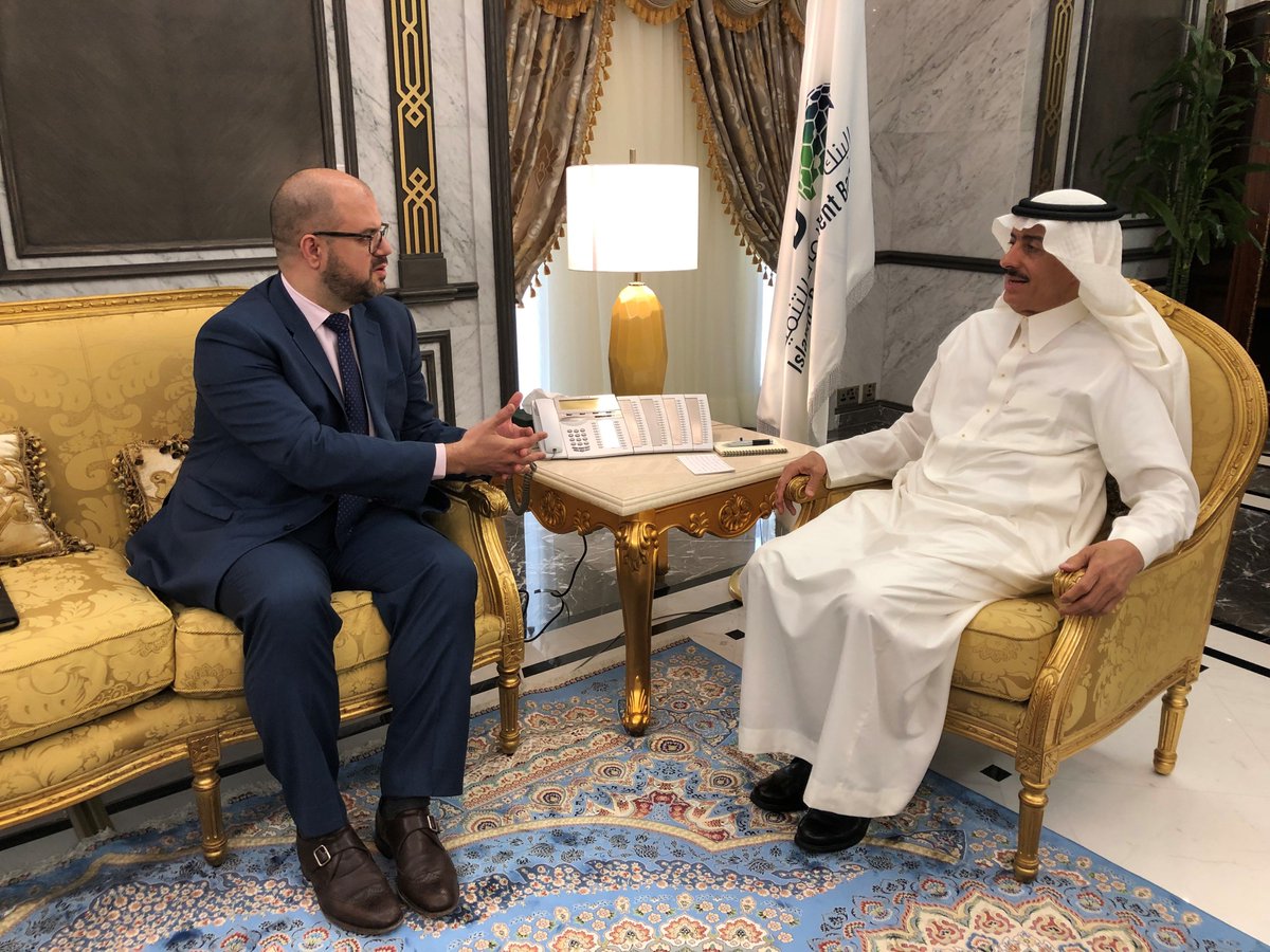 usconsulatejed's tweet image. Consul General Gliha met with #IslamicDevelopmentBank President Dr. Bandar Hajjar to discuss continued cooperation as well as the Islamic Development Bank’s upcoming visit to the U.S. for meetings with the #WorldBank and #InternationaMonetaryFund.  #CgGliha #USA @isdb_group