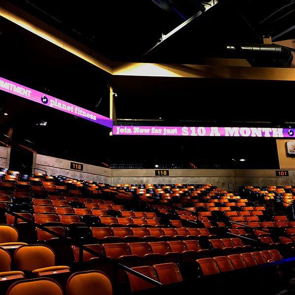 Tier1Graphics's tweet image. This LED Ribbon Board Display was installed for Planet Fitness

#ledribbon #lightedsign #lightedsigns #ledsign #signinstallation