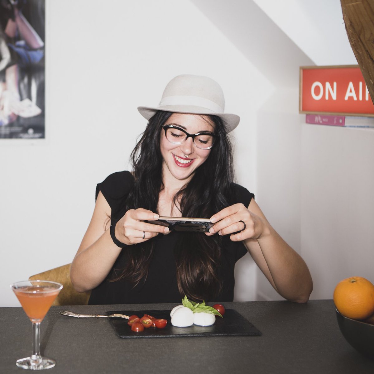 StingEyewear's tweet image. Good food, good mood. 
#Amelia wears #Topic1 by #StingEyewear