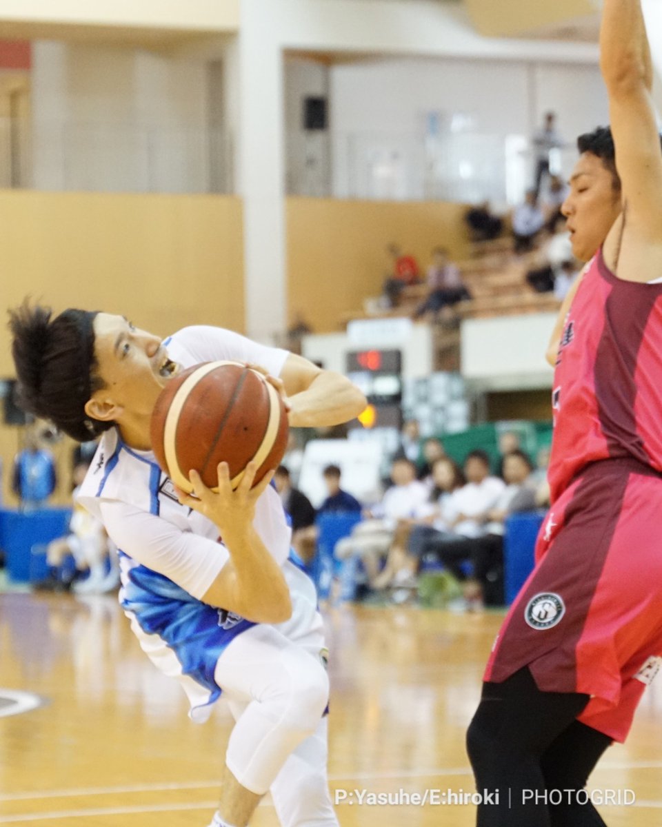 hiroki_00_'s tweet photo. 流石…
という言葉がピッタリの彼。
相手を振り切るスピード。
視野の広いボールコントロール。
価千金のジャンパー。
こんなに“ヤな選手”だったのかと
思い知らされた(笑)
#青森ワッツ #大塚勇人 #Irespecthim https://t.co/MjdkaiNbFV