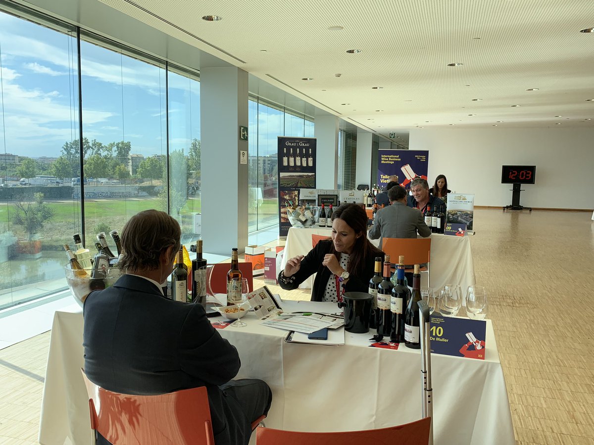 lallotjalleida's tweet photo. @cambralleida organitza una nova edició de la International Wine Business Meetings! 🍷🍷
Aquest any, ens visiten importadors de #Tailandia i #Vietnam. Welcome to #Lleida, welcome to #lallotjadelleida!
#promociodelaciutat #vi #wine #socdelleida https://t.co/OVxsXmjHm9