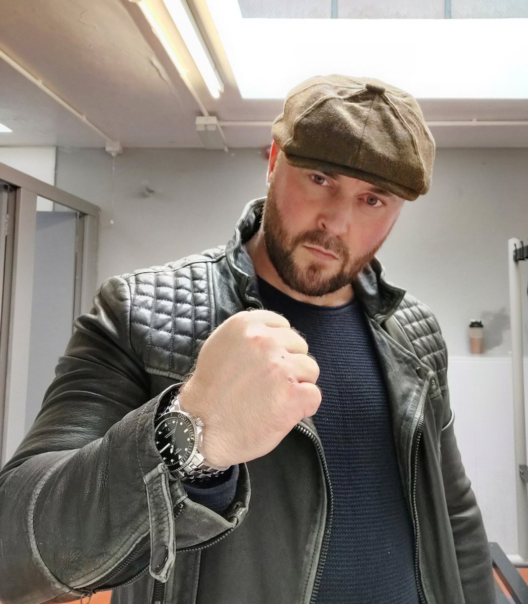 johnnykinch's tweet photo. Great training session with @jsmithwriter down at @skillen09 martial arts and fitness centre this morning. Staying fit for the fun that lies ahead!!! @SurveilledMovie https://t.co/2tauPEdo9a