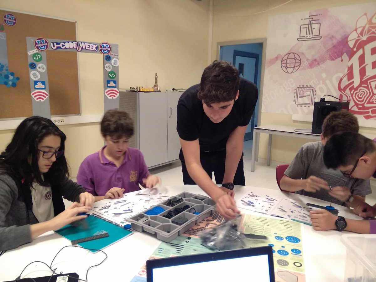 LeventURL's tweet image. Wex Robotics Kulübü çalışmalarımız 👍🏻 Severek yap yaparak öğren. #wexrobotics@GaziemirKampus @UgurOkullari @AhmetPaksoyy @burcingg @EnverYucel @nevzatkulaber @nilcicek