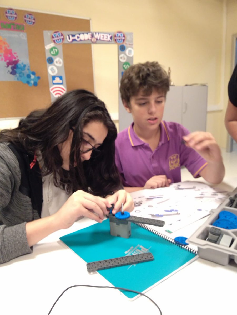 LeventURL's tweet image. Wex Robotics Kulübü çalışmalarımız 👍🏻 Severek yap yaparak öğren. #wexrobotics@GaziemirKampus @UgurOkullari @AhmetPaksoyy @burcingg @EnverYucel @nevzatkulaber @nilcicek