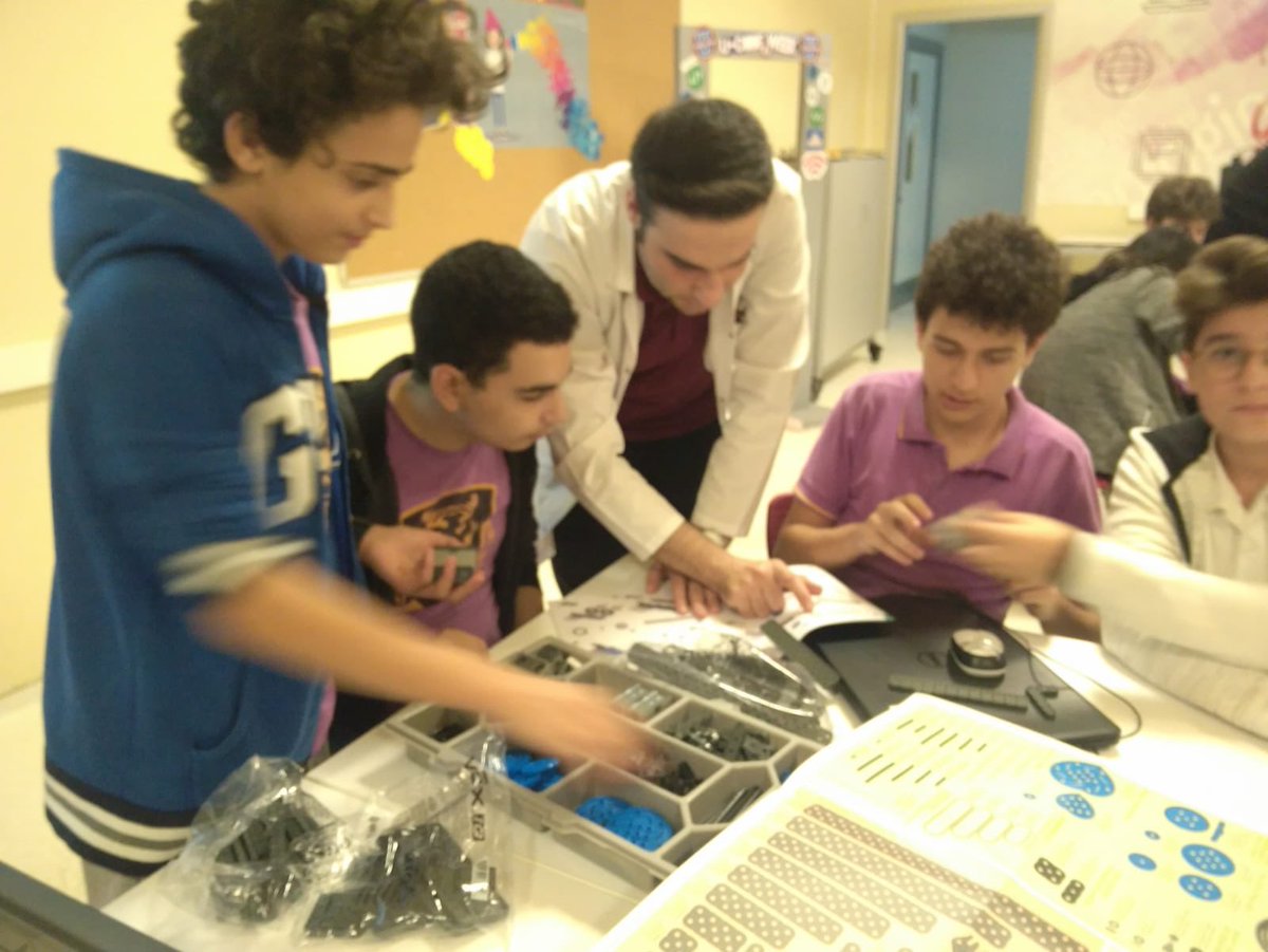 LeventURL's tweet image. Wex Robotics Kulübü çalışmalarımız 👍🏻 Severek yap yaparak öğren. #wexrobotics@GaziemirKampus @UgurOkullari @AhmetPaksoyy @burcingg @EnverYucel @nevzatkulaber @nilcicek