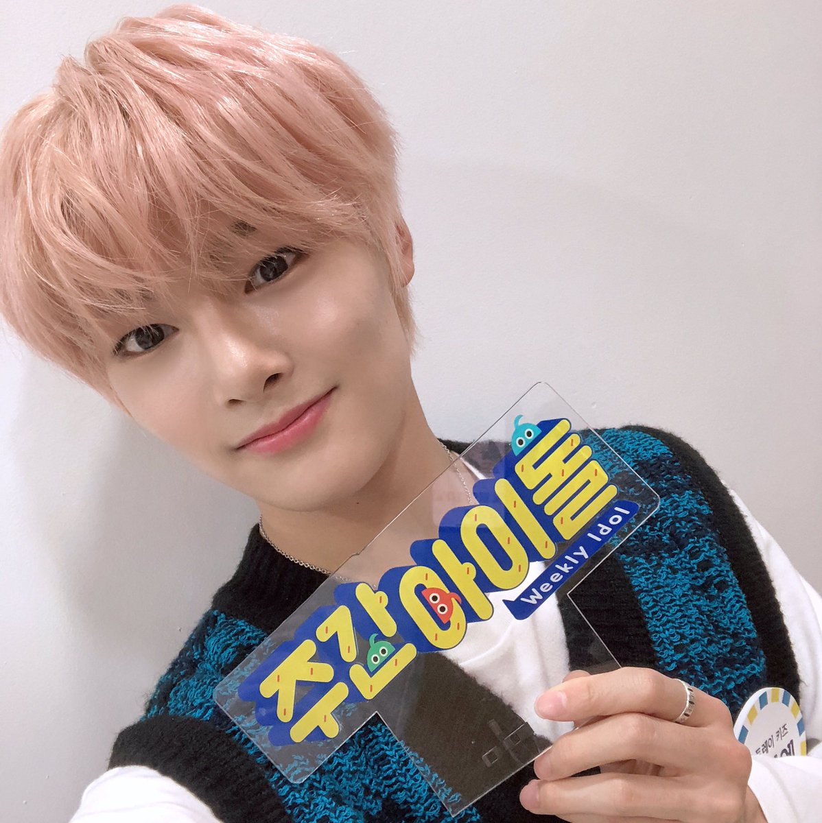 mbcweeklyidol's tweet photo. #주간아이돌 #주간아 @mbcweeklyidol
#StrayKids

❣️심쿵주의❣️
✨슼둥슼둥✨ 뛰고 있는
스테이 심장을 Double knot!

10월 9일(수) 오후 5시!
<주간아이돌> 본.방.사.수!🤗

#우진 #방찬 #리노 #창빈 #현진
#한 #필릭스 #승민 #아이엔 https://t.co/kfXcfWt1K4