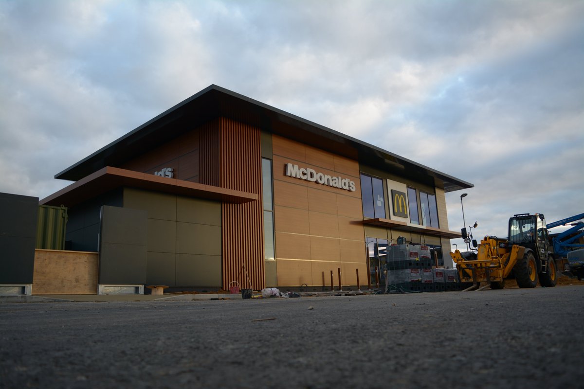 Exterior nearly there now. Great looking store and really excited to get inside and start setting up. #McDonalds #Recruiting #PromotingGreatpeople #Franchise #Snetterton