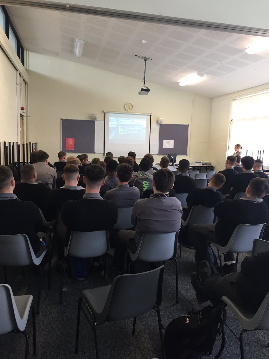 St_Marys_cbs's tweet photo. Big thank you to Maire from @itcarlow for coming in today to speak with our TYβs about the importance of CV building in their TY year&subject choice and for chatting with our 6th years about what @itcarlow has to offer them next year! @ERSTIRELAND #keepingyouroptionsopen https://t.co/aaqxMbWoM5