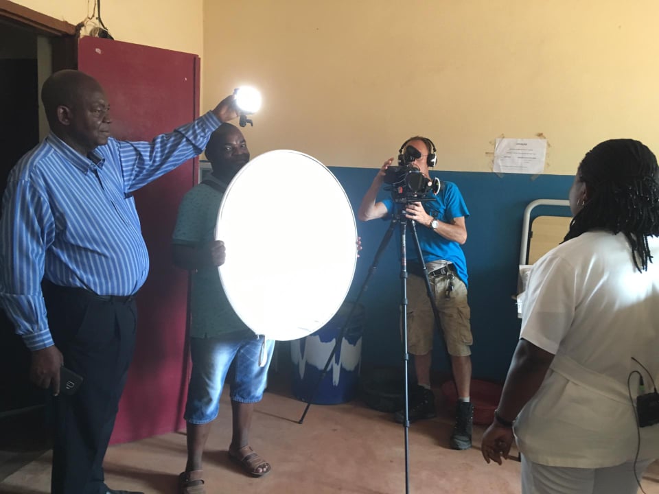 adpmmertola's tweet photo. A HELP IMAGES está a trabalhar num documentário sobre o trabalho que a @adpmmertola tem vindo a realizar em #Moçambique nos últimos 20 anos! As filmagens, que decorreram em todo o distrito de #Monapo (Província de Nampula), terminaram ontem. https://t.co/AmwPGSSUek