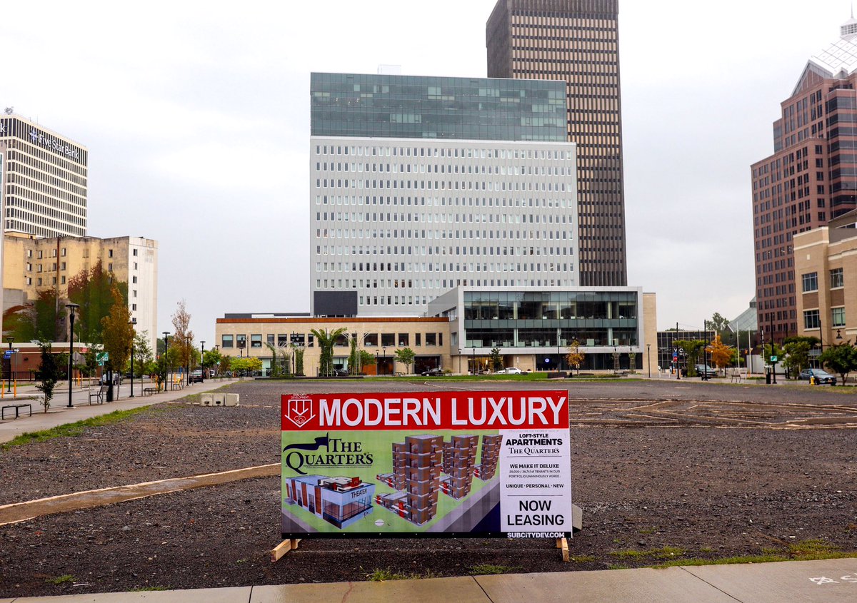 quajay's tweet photo. This interesting (and believable) public art piece popped up at Parcel 5 Sunday from Thievin’ Stephen as part of a series he’s doing with Current Seen (@RoCo137)
#publicartmatters #artmatters #explorerochester #currentseen https://t.co/MD5YPle0bf