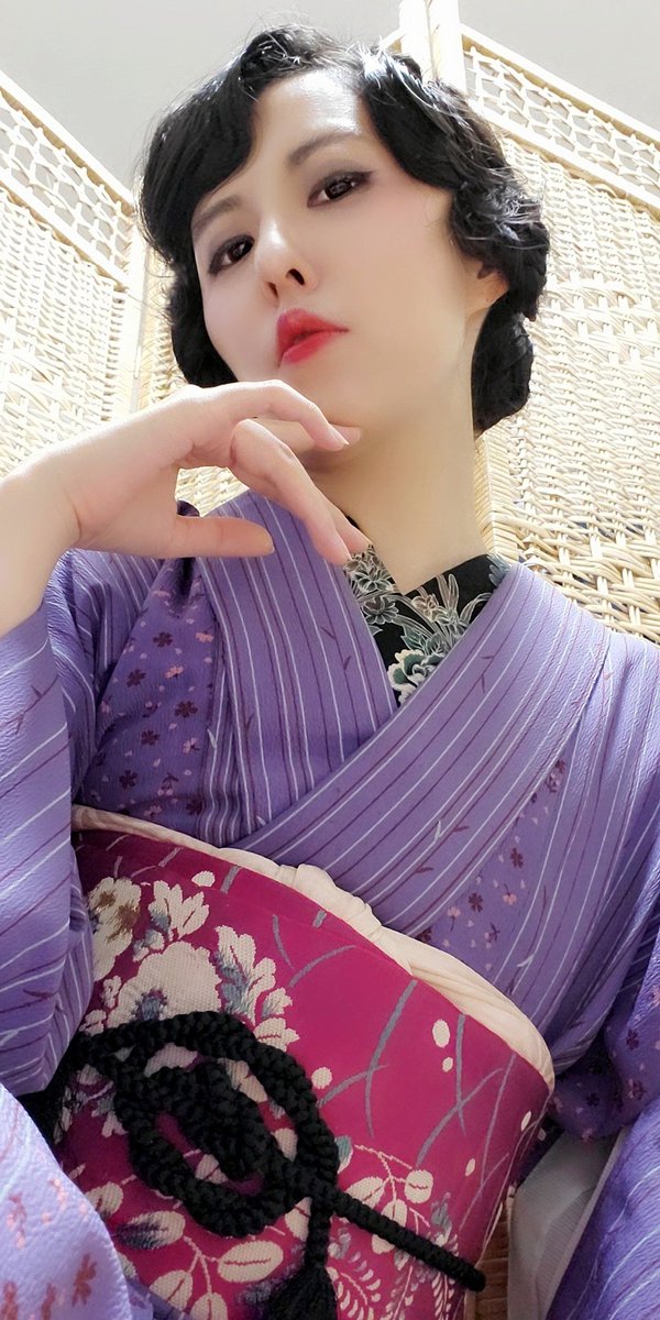 華宮さくら ﾟ 先月 竹久夢二美術館の アンティーク着物万華鏡 へ 大好きな世界 昔の雑誌も見れて嬉しい 高畠華宵の絵も繊細で綺麗だった 着物は大正 浪漫を意識し 髪は当時流行った耳隠し風 フィンガーウェーブ風 アンティーク着物万華鏡