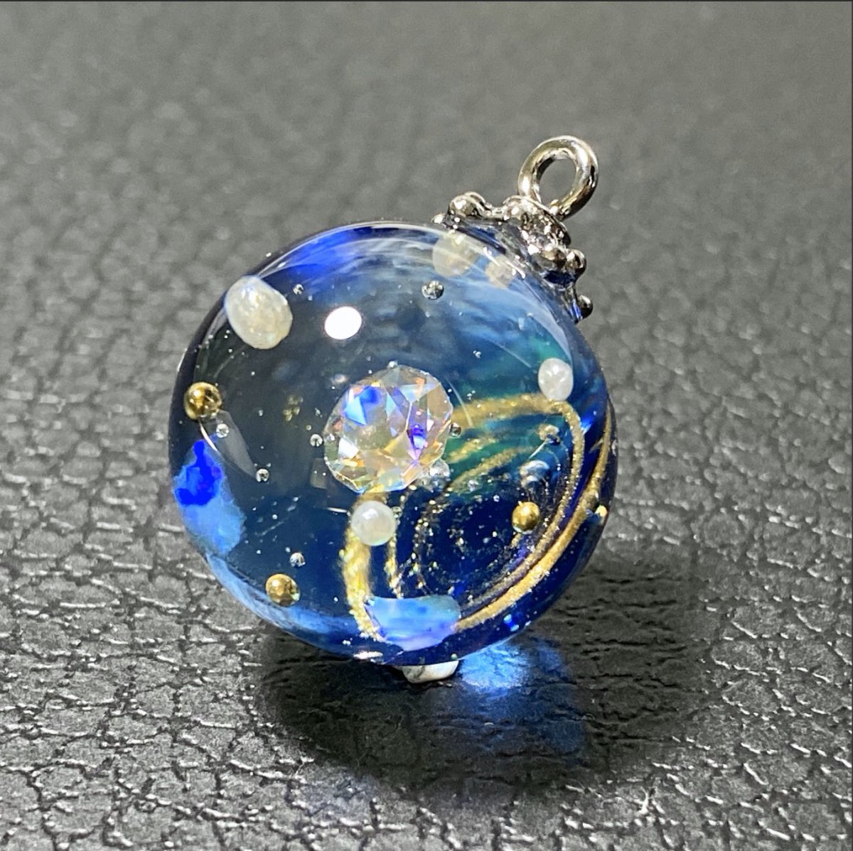 Iori ハンドメイド垢 Twitterissa Iori Resin 宇宙玉レジンネックレス 1 900 フリマアプリ メルカリ で販売中 T Co Imwhzuoesg 宇宙 宇宙レジン 宇宙アクセサリー 宇宙玉 球体レジン レジンアート レジン作品 ハンドメイド レジン