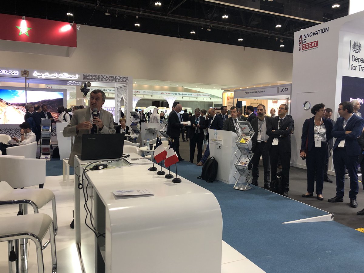 Ifsttar's tweet photo. #PIARCWRC2019 #live Marc Tassone is presenting #Transpolis, an experimental laboratory city for tomorrow #smartcity @TASSONEMARC
More info: https://t.co/JtZaVEGbmj https://t.co/lvBcfMvX9D