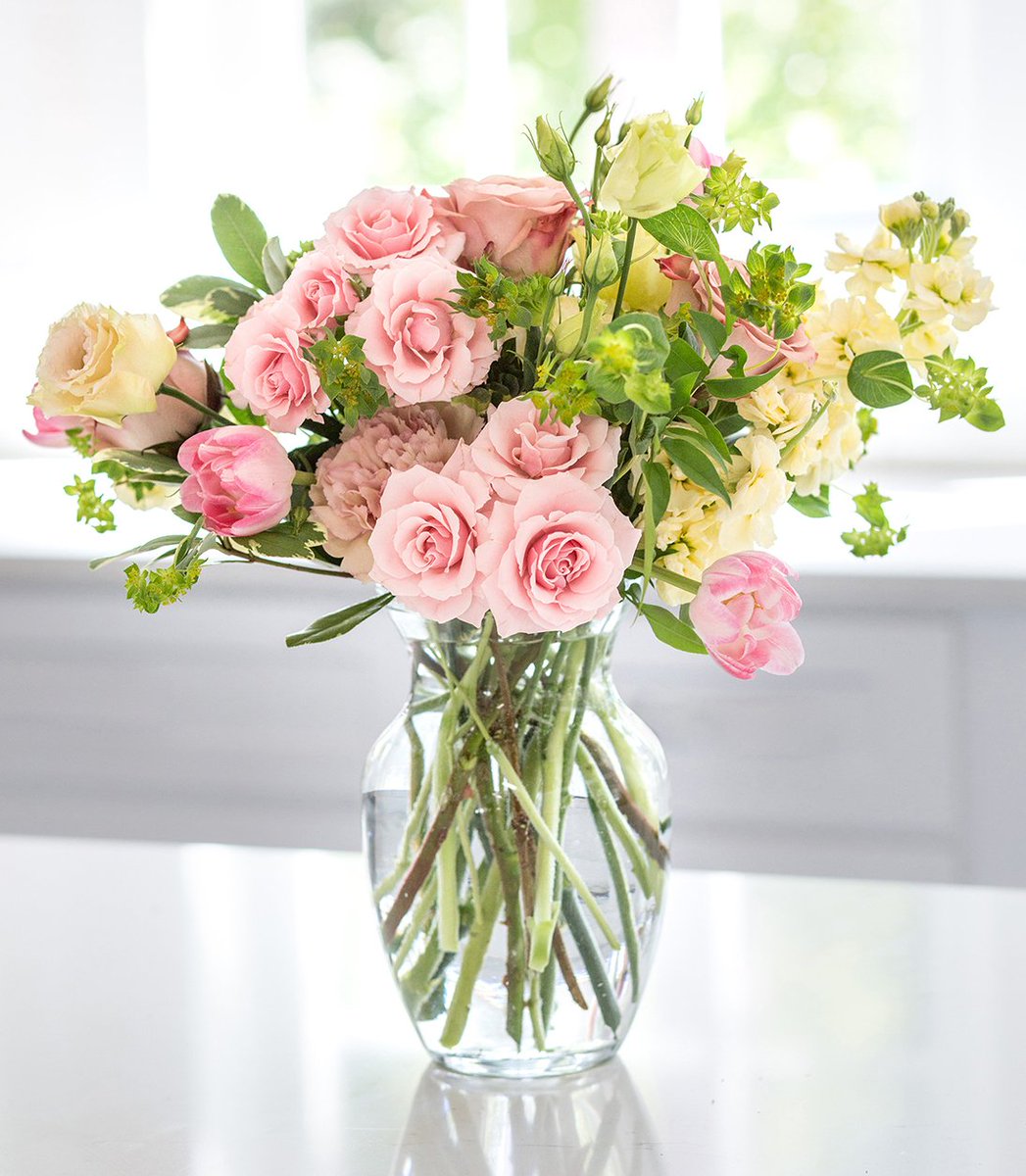 FLASH SALE! Syndicate's 8-inch rose vase (4999-12-09) is now available at a super-low price through Saturday October 12th. Ask your sales rep for details!