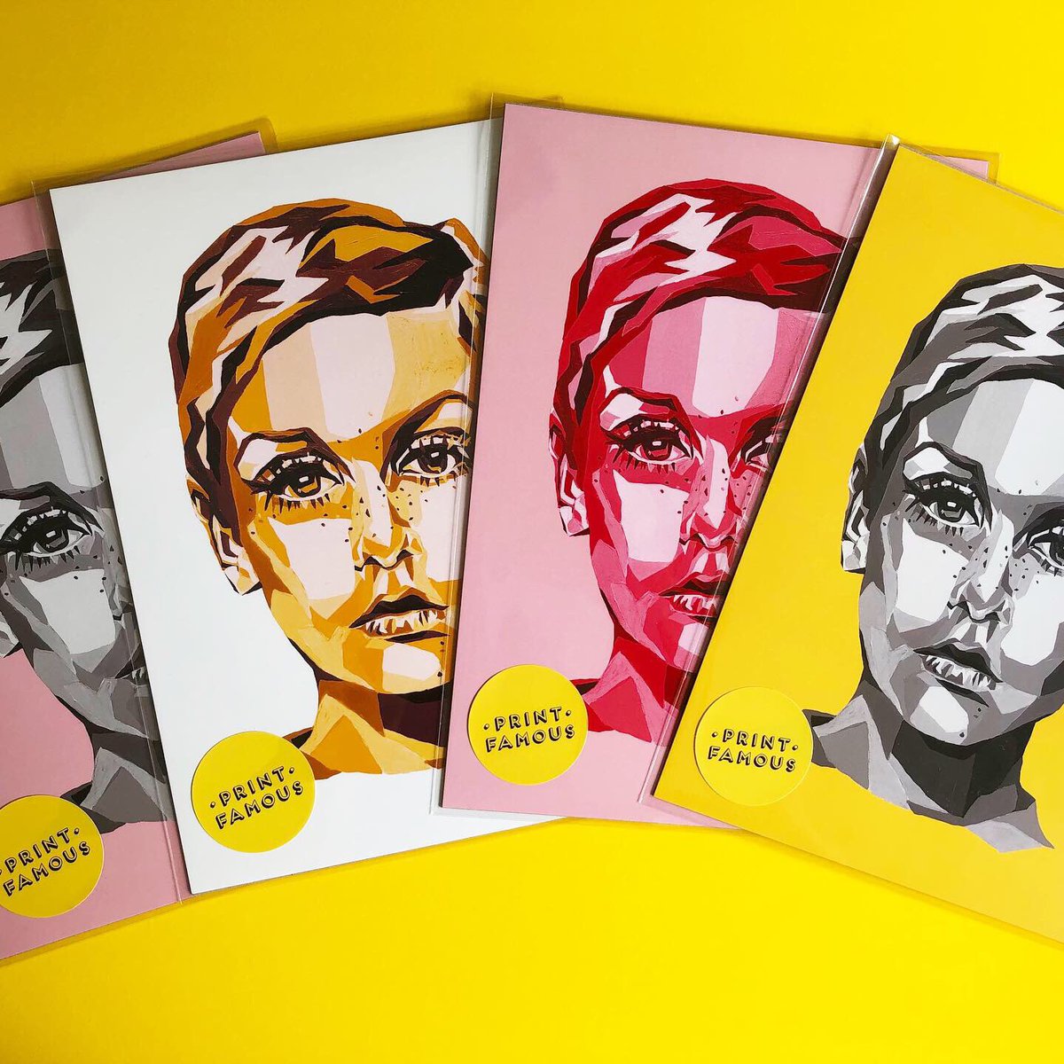 print_famous's tweet photo. New #twiggy prints available on my Etsy https://t.co/lhGcHNVO3R (freedelivery) so excited to get more of my artwork in my shop #twiggylawson #MondayMotivation #fashionicon #wallart #homedecor #swingingsixties #nottingham #nottinghamartist https://t.co/SDIJSc95S3