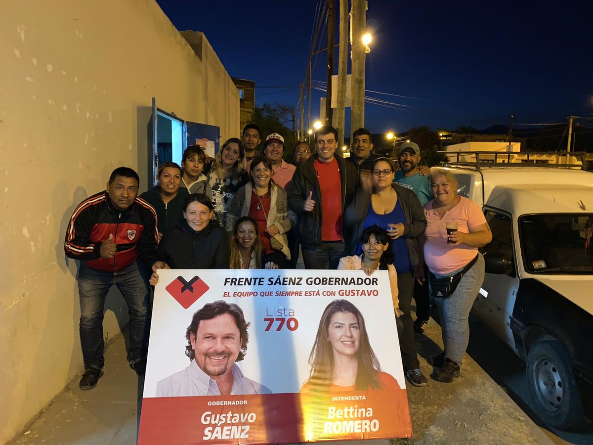 Fernand61405921's tweet photo. GRACIAS A TODOS POR EL APOYO RECIBIDO NOS FUE DURO LUCHAR APESAR DE CADA OBSTÁCULO QUE TUVIMOS PERO NOS DIOS MAS FUERZA PARA RECORRER CASA POR CASA LLEVANDO LAS VERDADERAS PROPUESTAS DE QUIENES HACE MAS DE 15 AÑOS ACOMPAÑAN AL DR GUSTAVO GRACIAS A TODO MI BARRIO QUERIDOCASTAÑARES https://t.co/yIaV4bgeNu