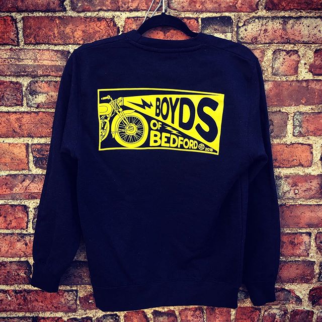 boydsofbedford's tweet photo. // HEADLIGHT SWEATSHIRT // We are down to the last few of our headlight print sweatshirts. All of the  Boyds Original garments are hand printed by us in limited quantities. Get one before it’s too late! #headlight #bikerstyle #screenprint #sweatshirt…

📸 https://t.co/ayLZt54GfU https://t.co/JgrvUmauea