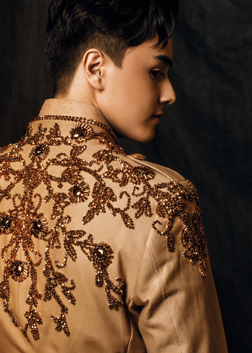 @Barber_Edward_ looks dapper as ever in Spanish military-style suit specially designed for him by @AmatoOfficial for his #ABSCBNBall2019 red carpet walks back in September 

#EsquireInStyle #EsquireThailand #EdwardBarber