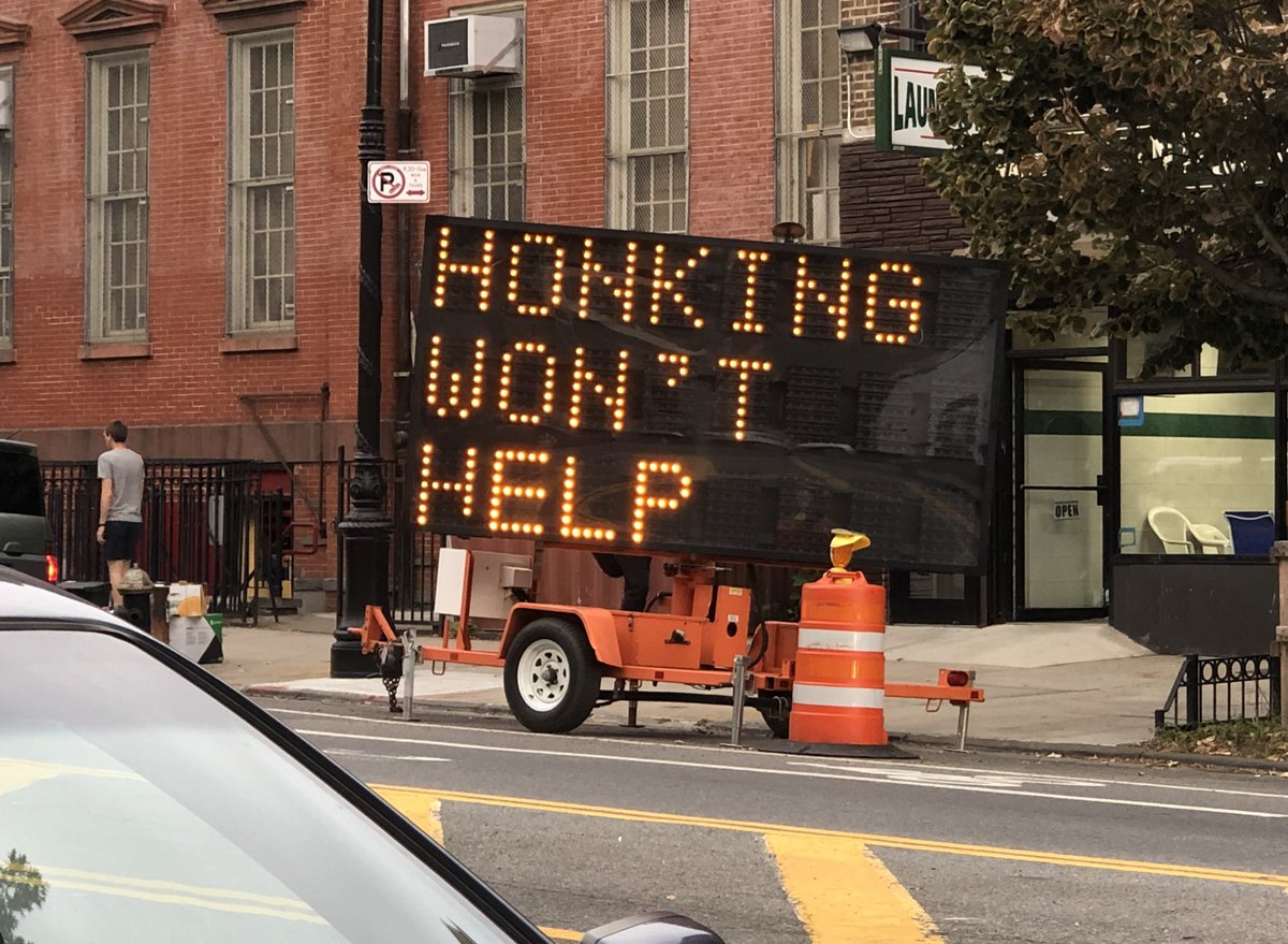 Not sure what agency that is but that’s some dope street art right here on Vanderbilt in Brooklyn  <a href="/DanLevitan/">Dan Levitan</a> and yes, honking won’t help!