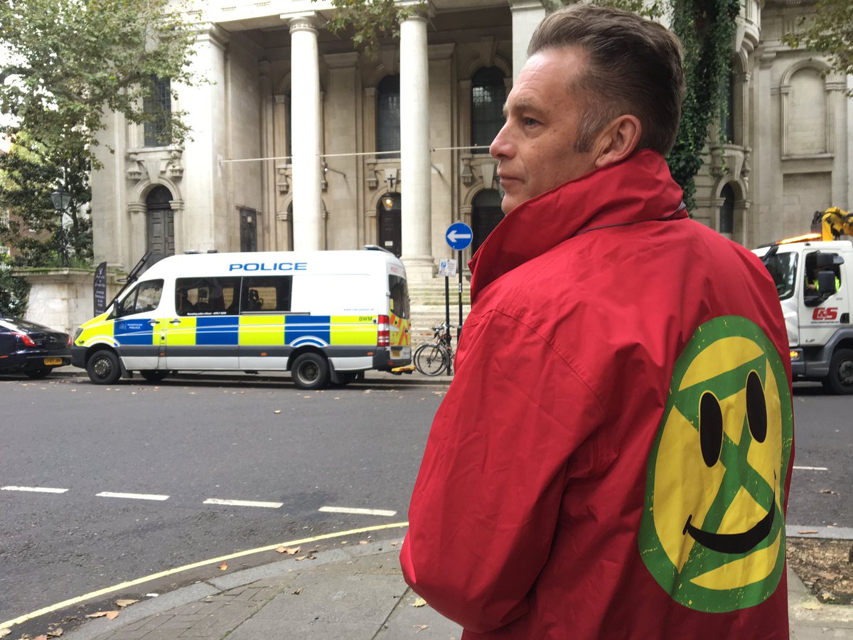 In London . . . <a href="/ExtinctionR/">Extinction Rebellion Global</a> <a href="/RebelsAnimal/">animal.rising</a> . . . the world needs to change and we need to speed the process up in a peaceful non-violent way #ClimateEmergency please try to come along and offer support - no need to get arrested !