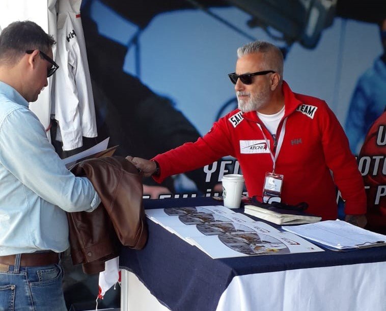 KechiYachting's tweet photo. Bugün de yerimizi aldık. KECHI dostlarını ve tüm yelken severleri standımıza kahveye bekliyoruz ☺️⛵️
#kechisailing #boatshoweurasia #gisbirtuzlaboatshow #boatshow #tuzlaboatshow2019 https://t.co/mnVQKnrQ3q