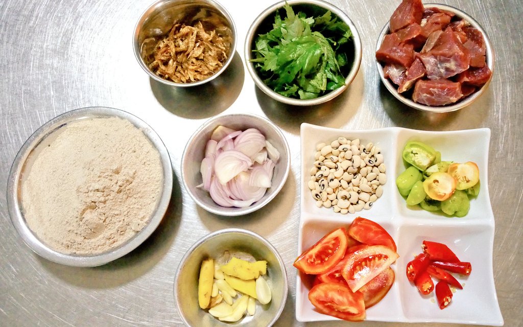WildChefHuman's tweet photo. This should be easy. 

I'm sure you can identify the ingredients. Yea? 

Can you guess what I made with these? 😁
#ChefHuman https://t.co/jgYNZEDuz4