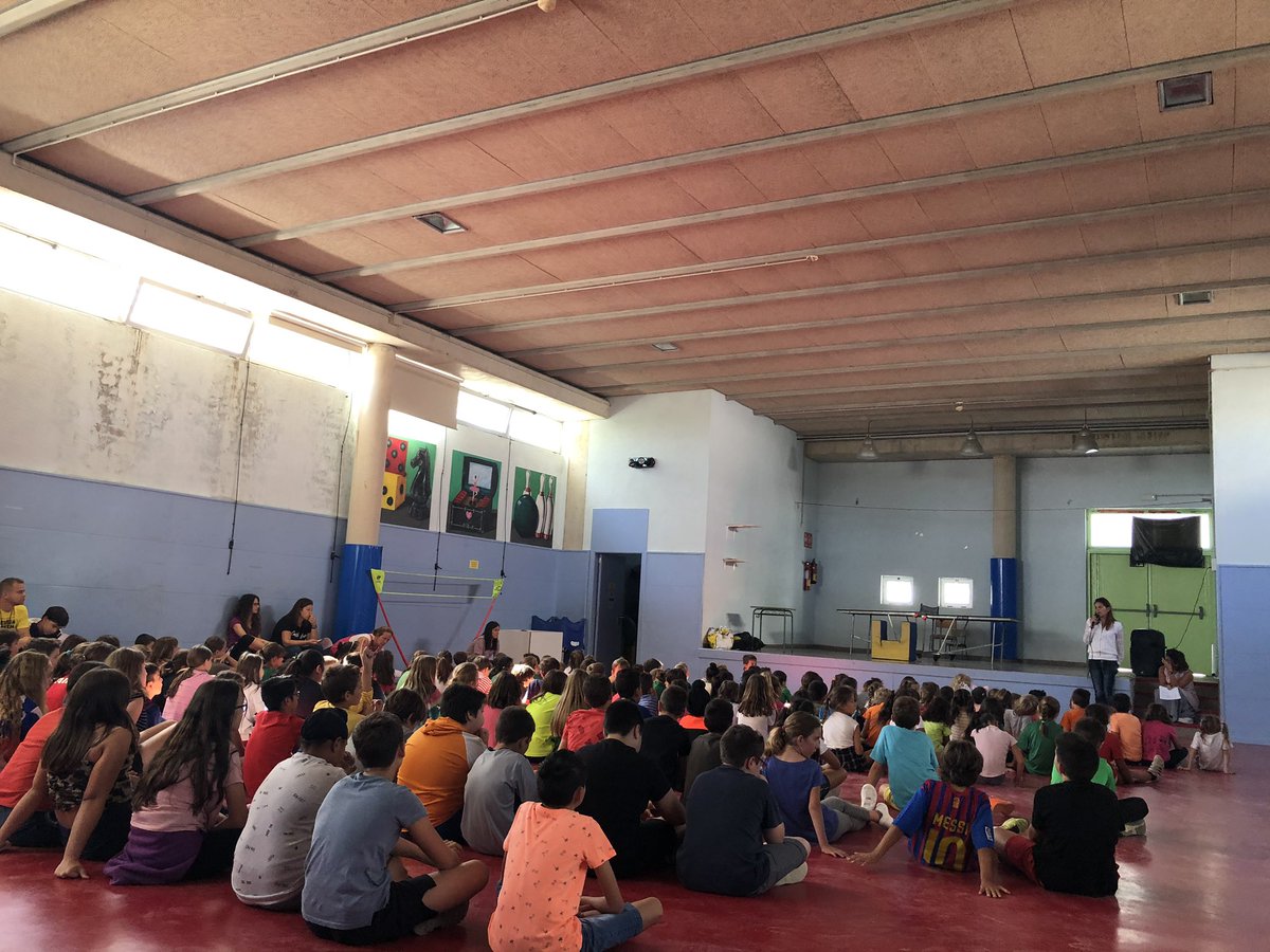 Escola Els Quatre Vents tweet media