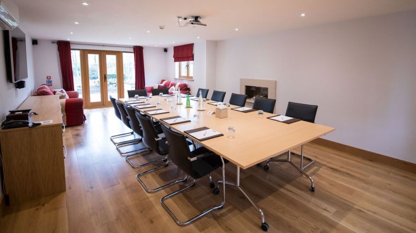 HousePartyS's tweet photo. Delighted to have secured #midweek bookings for two of our property owners this week 😀

Hire of a country house is a fabulous option for a #corporate event or #teambuilding weekend - all with #meeting space, leisure facilities and #catering help on hand!  Venues nationwide. https://t.co/B9AWK9bdAC