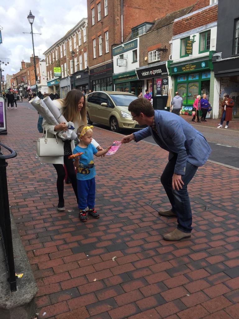 Cllr_NHampshire's tweet photo. Ahead of #SwaleFusionFestival this Friday, what a positive response to our #dance and #music performance in #Sittingbourne High Street and lantern workshop @IdeasTest on Saturday. Thank you to everyone involved 👏 #ConnectKent #ConnectTogether @Visit_Swale @cohesionplus https://t.co/kCZfKboz7f