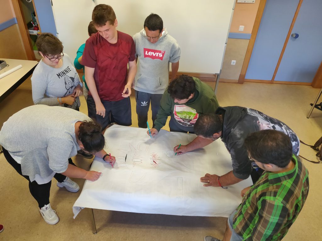 Ye Too Ponese tweet media